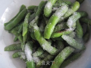 五香毛豆的做法步骤：3