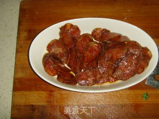 西芹炒腊肠的做法步骤：2