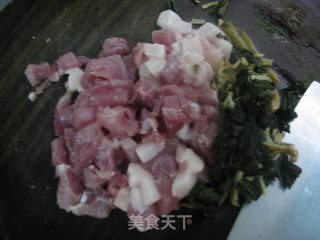 菜干肉饼的做法步骤：2