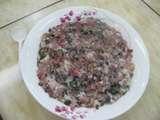 菜干肉饼的做法步骤：3