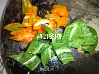 爆炒鱿鱼尖的做法步骤：4