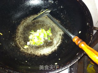 鸡蛋炒黑木耳的做法步骤：4