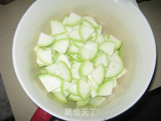 酸辣西葫芦的做法步骤：2