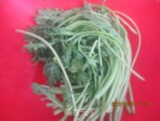 蒜蓉茼蒿的做法步骤：1