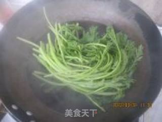 蒜蓉茼蒿的做法步骤：2