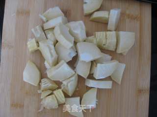 茶树菇冬笋排骨汤的做法步骤：5