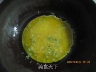 菠菜炒鸡蛋的做法步骤：2