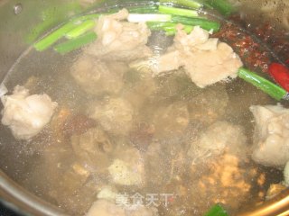 秘制砂锅酥焖牛腩的做法步骤：5