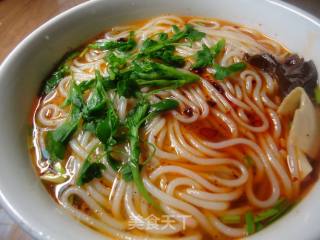 麻辣鸡汤米线的做法步骤：9