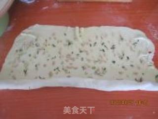 火腿葱花卷的做法步骤：12