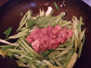西芹爆腰花的做法步骤：6