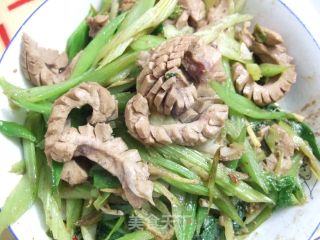 西芹爆腰花的做法步骤：7