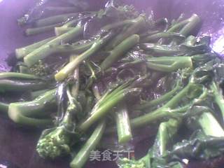 腊肉炒芥蓝的做法步骤：3
