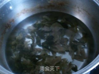 咸菜肉丝蛋汤的做法步骤：3