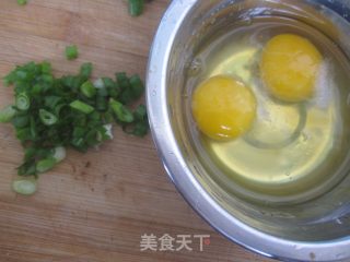西葫芦炒鸡蛋的做法步骤：1