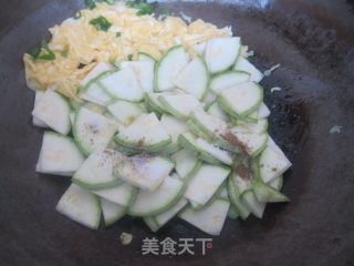 西葫芦炒鸡蛋的做法步骤：5