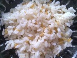 菠萝炒饭的做法步骤：1