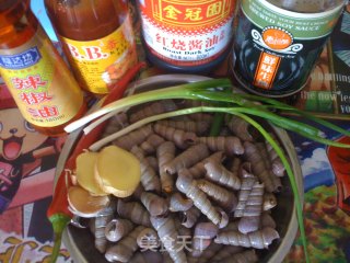 香辣钉螺的做法步骤：1