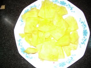 菠萝炒白馃的做法步骤：1