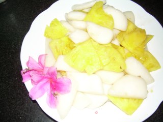 菠萝炒白馃的做法步骤：7