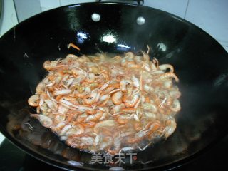 油炸桃花虾 VS.  虾油的做法步骤：1