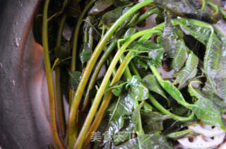 幸福美食：藕片拌椿芽的做法步骤：4