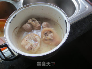 香菇猪蹄汤的做法步骤：3