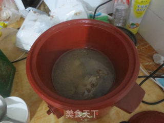 香菇猪蹄汤的做法步骤：7
