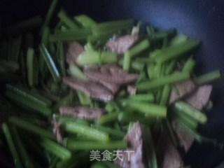 西芹炒猪肝的做法步骤：11