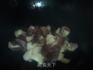 西芹炒猪肉的做法步骤：3