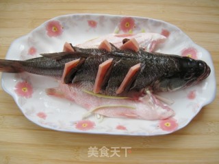 蒸鲈鱼的做法步骤：5