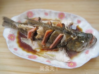 蒸鲈鱼的做法步骤：7