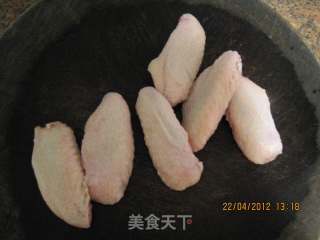 简易版可乐鸡翅的做法步骤：1