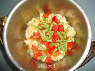 咖哩马铃薯的做法步骤：1