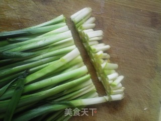 三色韭菜炒香干的做法步骤：2