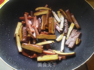三色韭菜炒香干的做法步骤：9