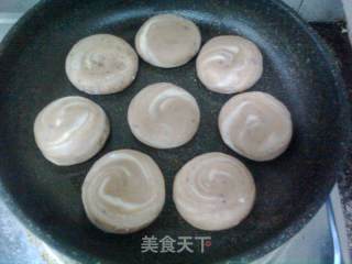 怪味紫薯酥饼——第一次用平底锅做的酥饼的做法步骤：17