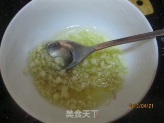 蒜米丝瓜墩的做法步骤：1