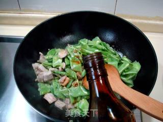 家常猪肉焖扁豆的做法步骤：2
