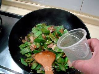 家常猪肉焖扁豆的做法步骤：4