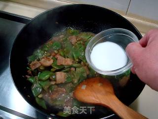 家常猪肉焖扁豆的做法步骤：6