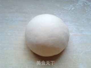 奶香火腿肠卷的做法步骤：1