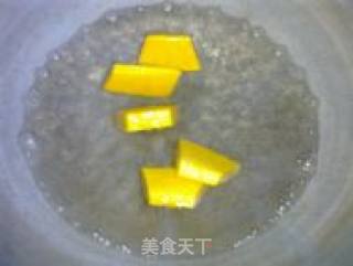 南瓜蛋黄米糊的做法步骤：2
