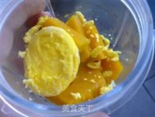 南瓜蛋黄米糊的做法步骤：3