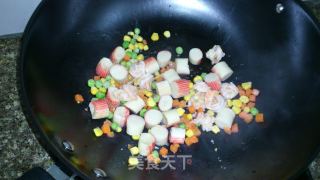 菠萝海鲜饭的做法步骤：4