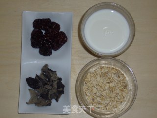 减肥早餐---- 黑木耳红枣燕麦粥的做法步骤：1