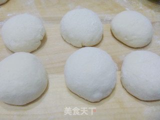 【怡汝私房烘焙】最爱的还是豆沙馅---花样红豆沙面包的做法步骤：7