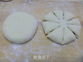 【怡汝私房烘焙】最爱的还是豆沙馅---花样红豆沙面包的做法步骤：8