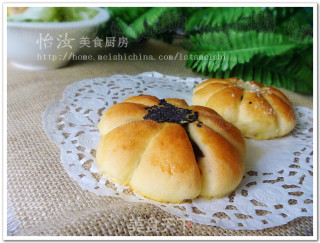 【怡汝私房烘焙】最爱的还是豆沙馅---花样红豆沙面包的做法步骤：12