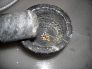 猪红韭菜粥的做法步骤：4